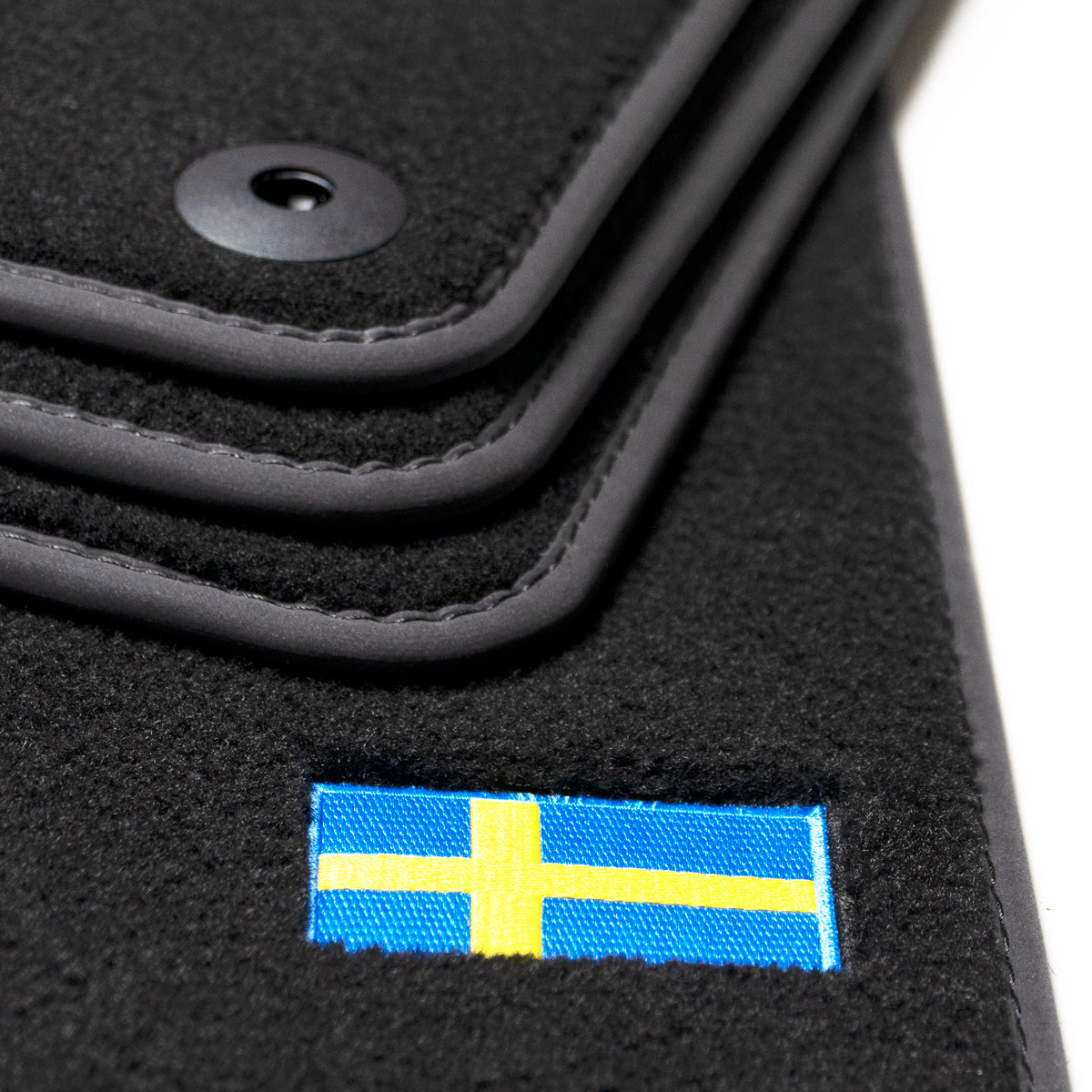 Dywaniki welurowe do Volvo C30 2006-2013 – SWE Logo