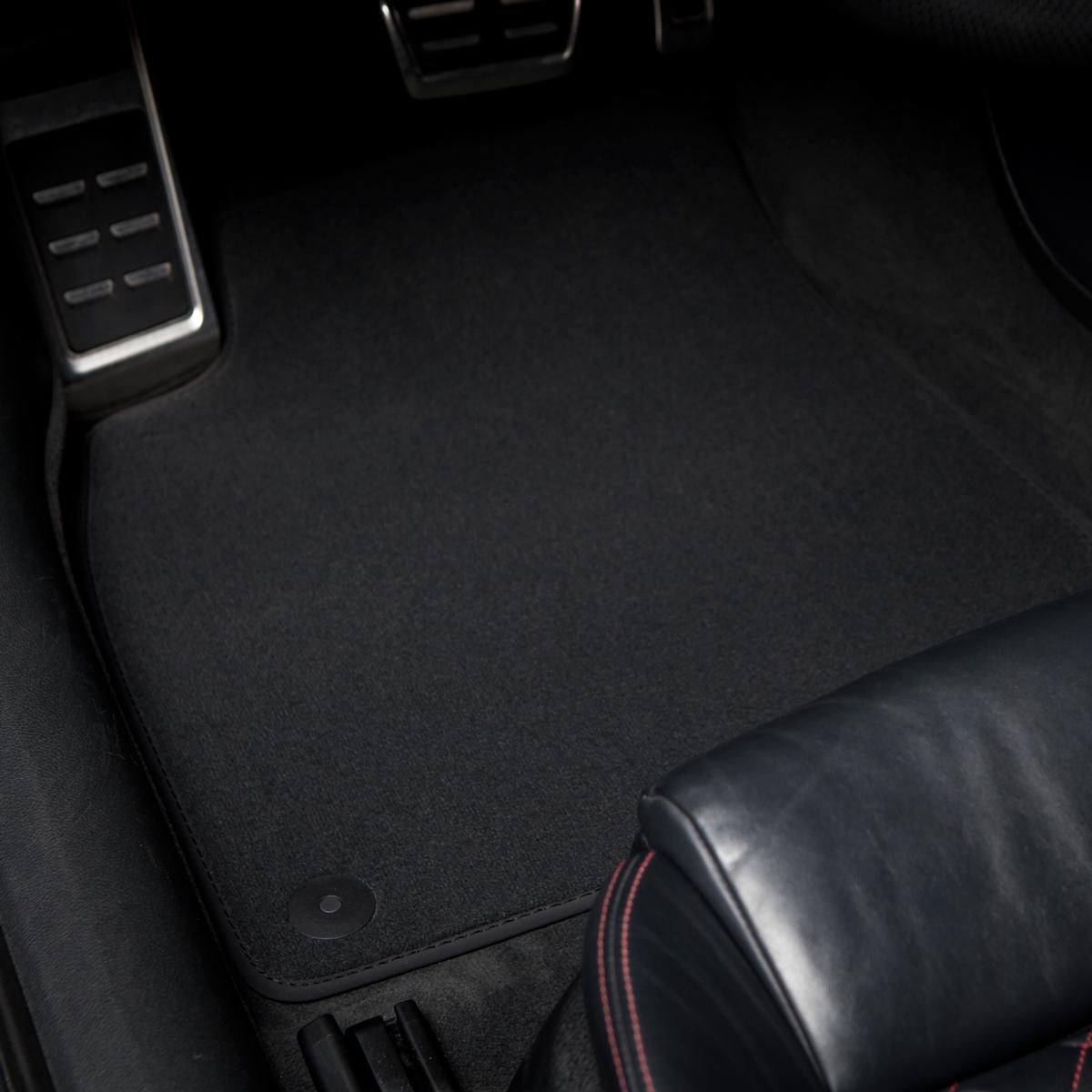 Dywaniki welurowe do Ford B-Max - 2012-2018 – Czarne