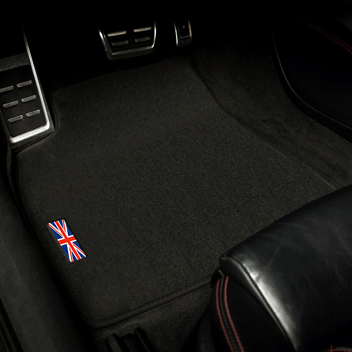 Dywaniki welurowe do Mini Cooper Clubman 2014–2024 – F54 – Logo GB