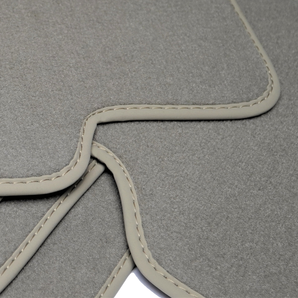 Dywaniki welurowe do Mercedes C-Class 2011-2015 – Coupe C204 – Jasny szary